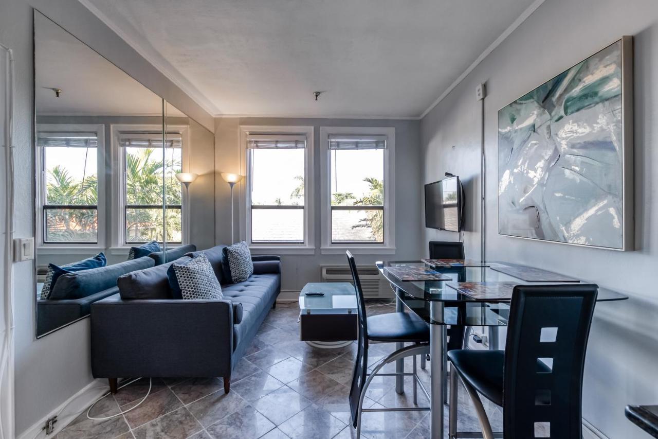 Palm Beach Hotel & Sunrise Cottage Стая снимка
