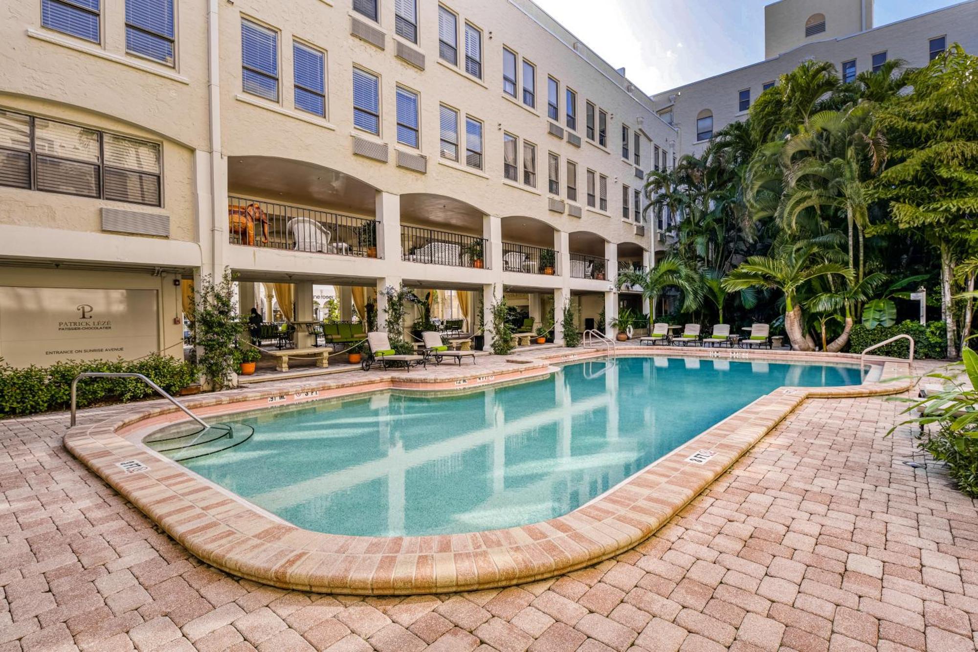 Palm Beach Hotel & Sunrise Cottage Стая снимка
