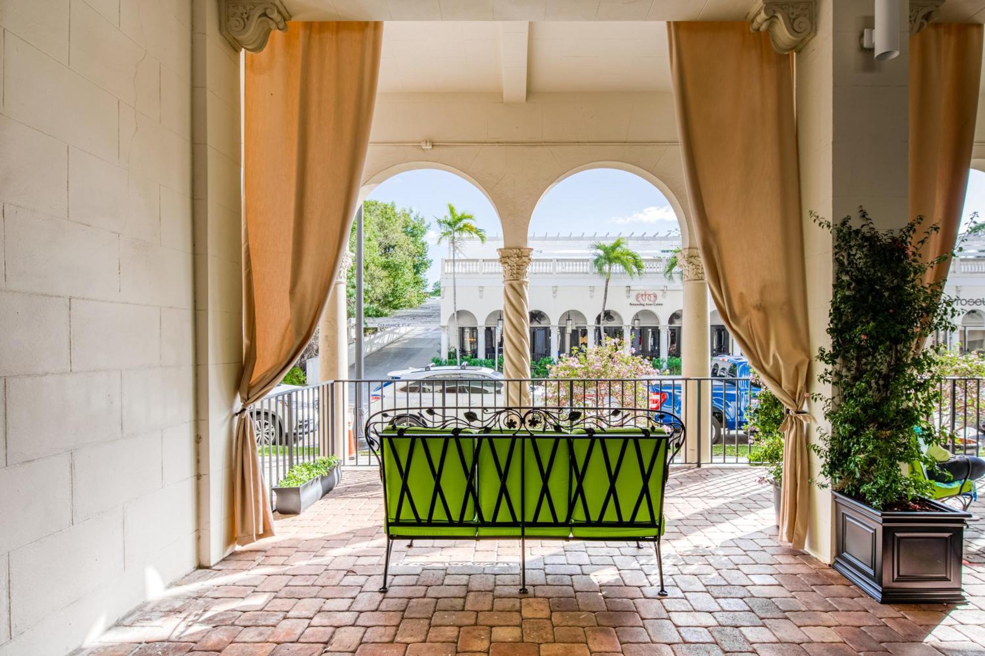 Palm Beach Hotel & Sunrise Cottage Стая снимка