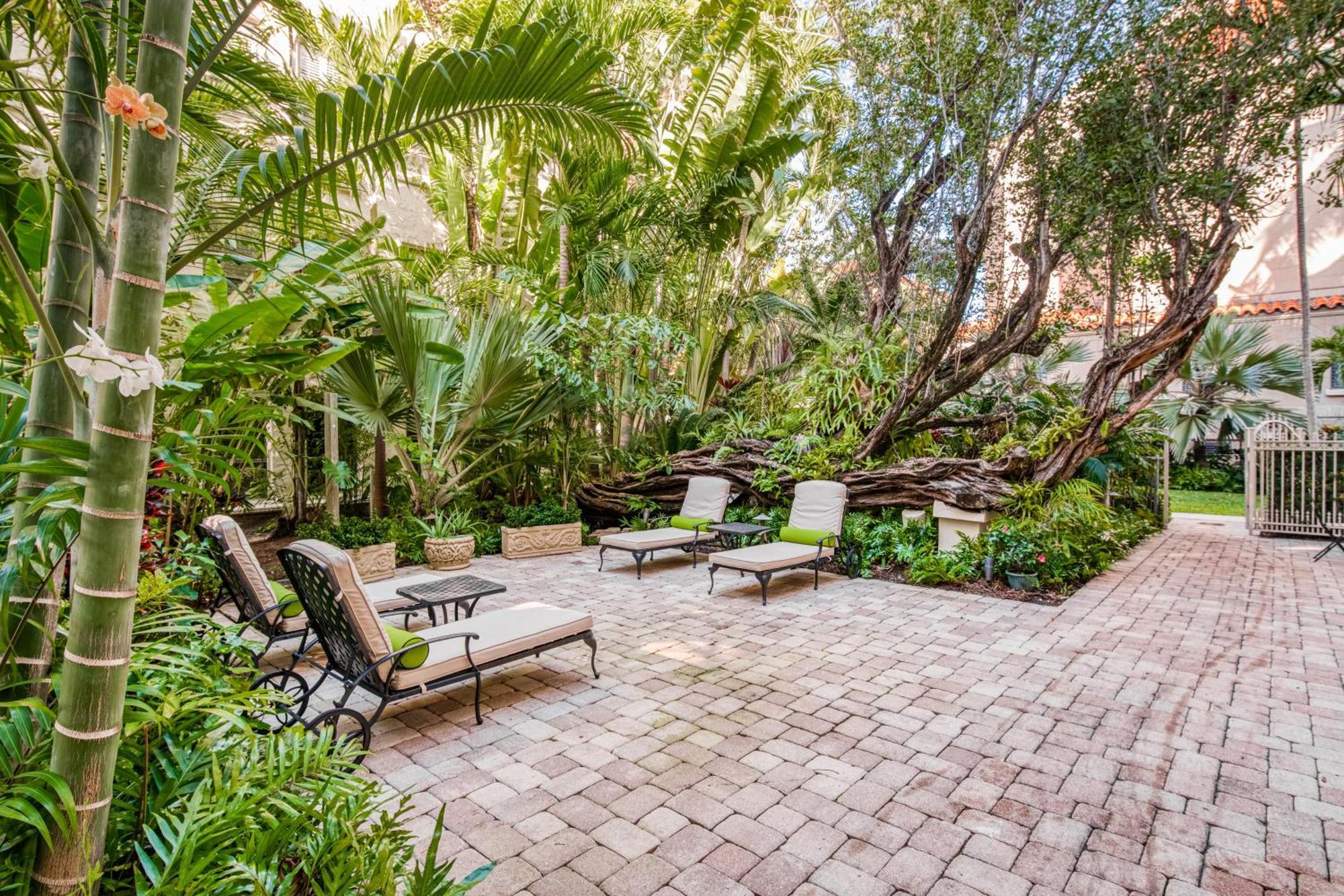 Palm Beach Hotel & Sunrise Cottage Стая снимка