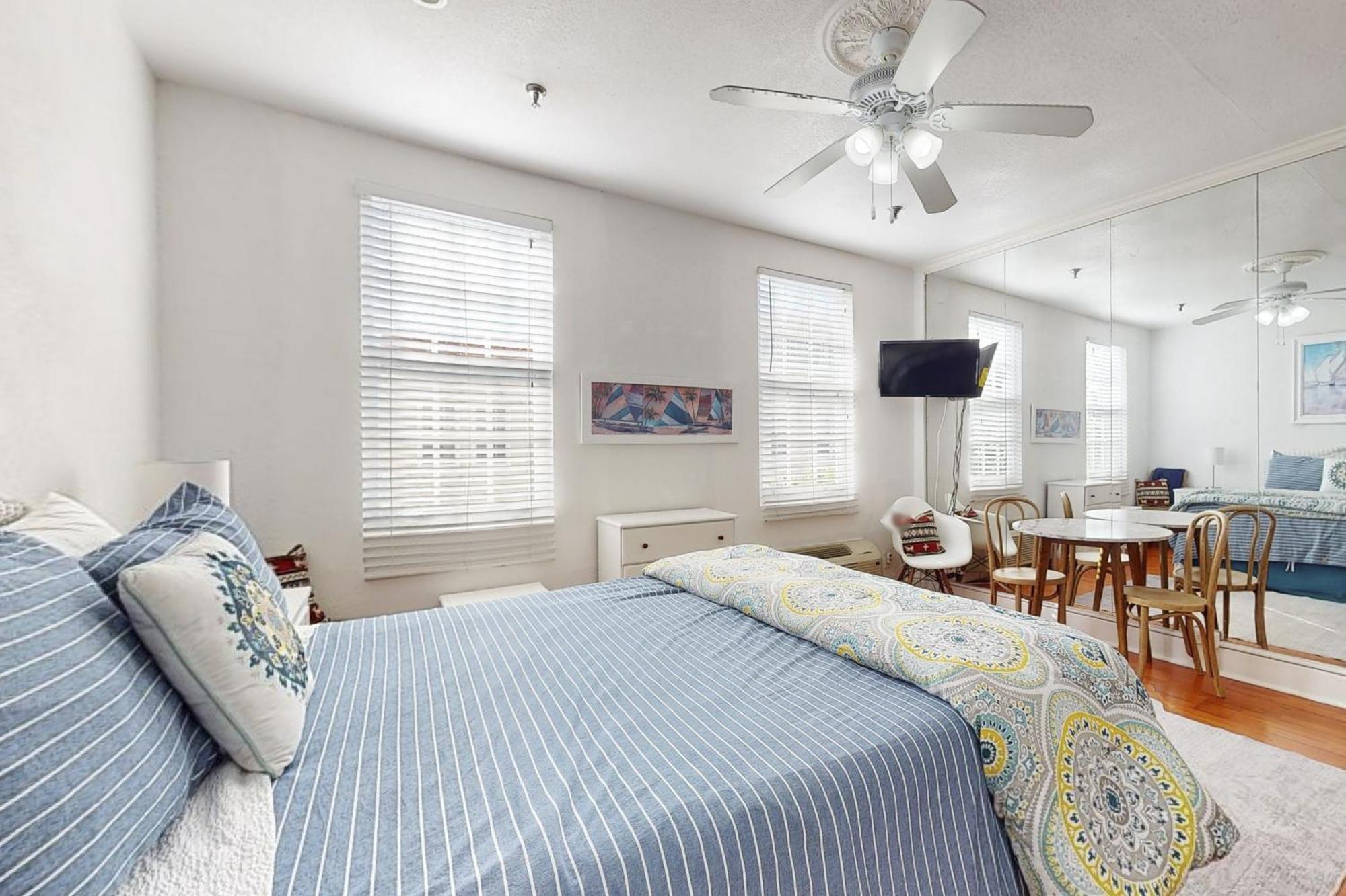 Palm Beach Hotel & Sunrise Cottage Екстериор снимка