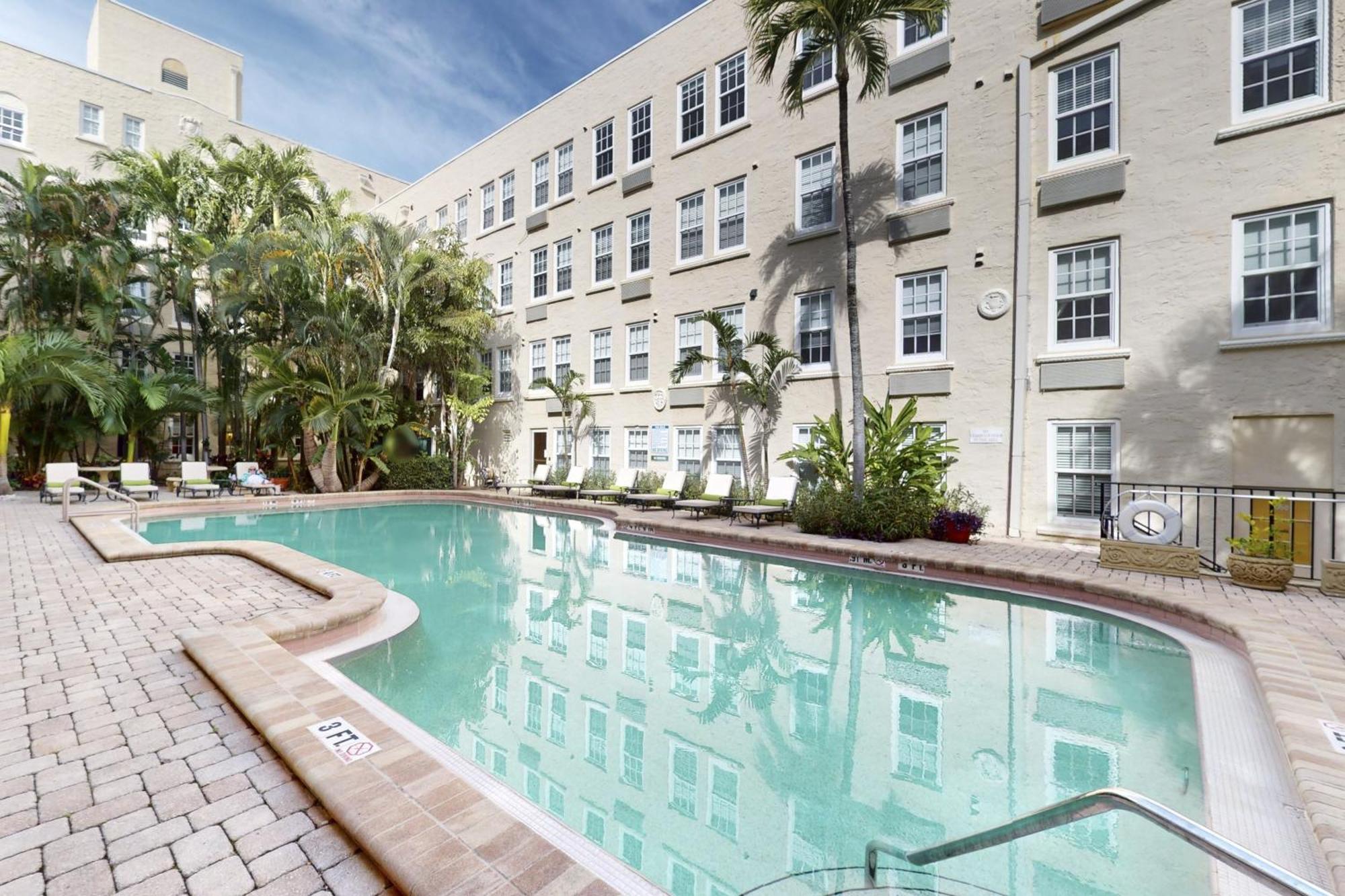 Palm Beach Hotel & Sunrise Cottage Екстериор снимка