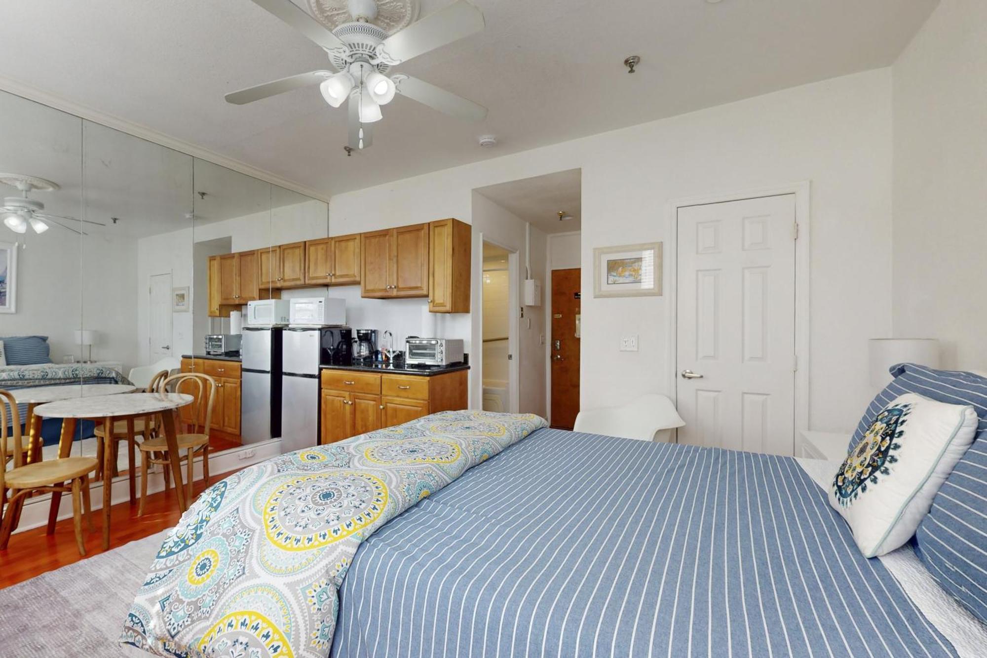 Palm Beach Hotel & Sunrise Cottage Екстериор снимка