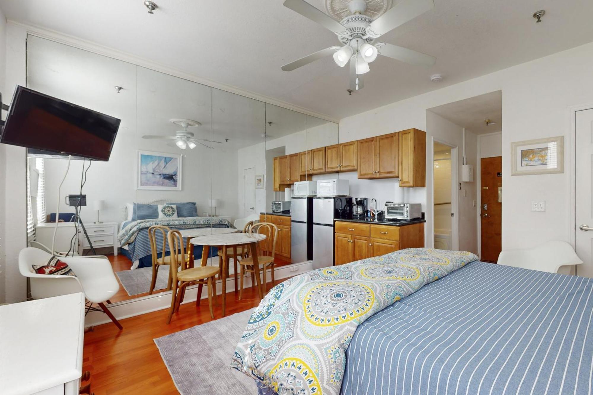 Palm Beach Hotel & Sunrise Cottage Екстериор снимка