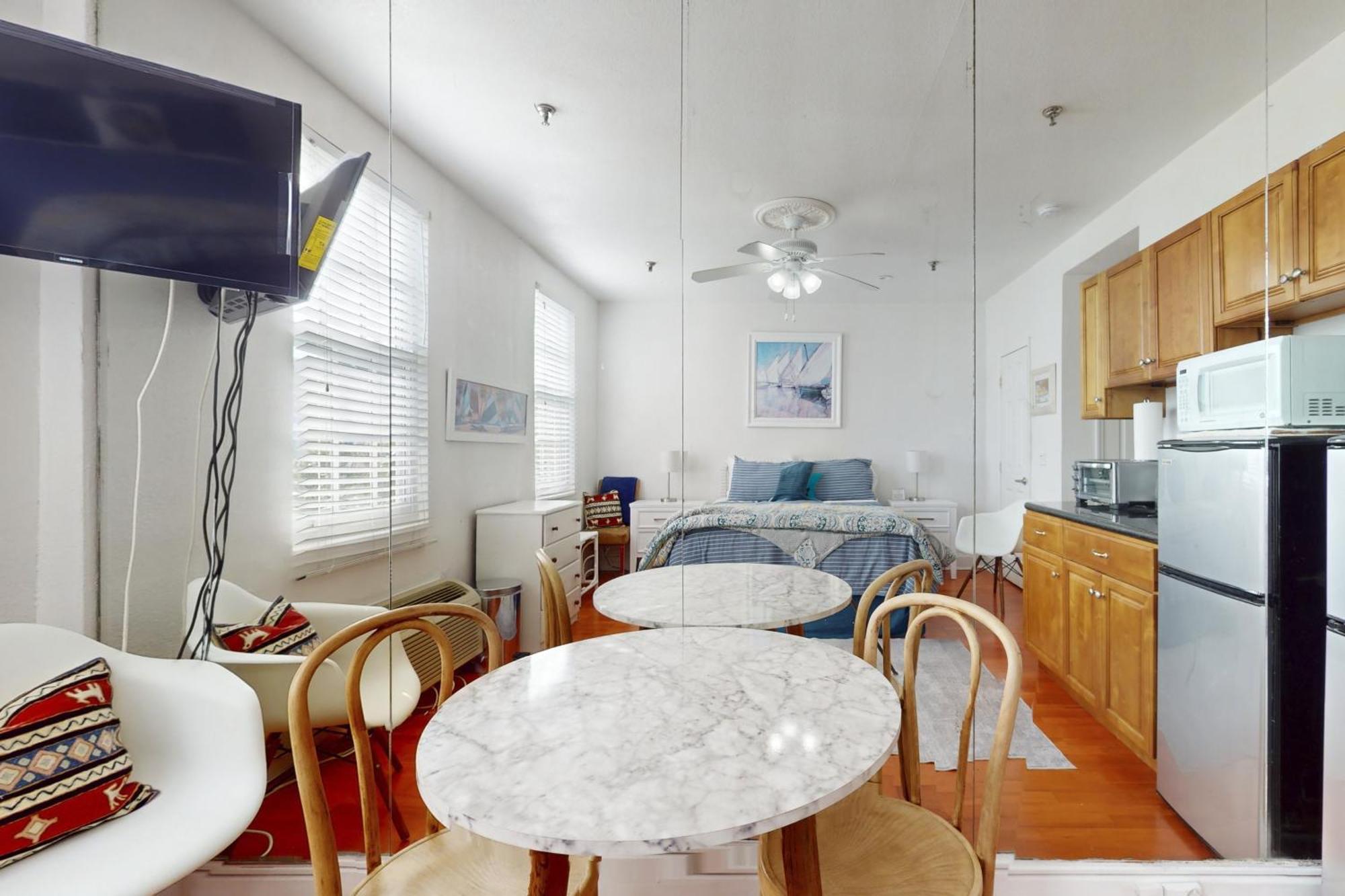 Palm Beach Hotel & Sunrise Cottage Екстериор снимка